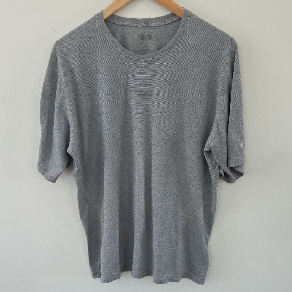 Mountain Hardwear Gray Short Sleeve Tee
